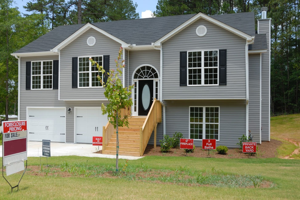 siding - A Look At Siding Options: Which Material Is The Best Choice For Your New Home?