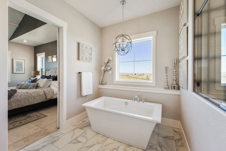 2020-parade-home-24
