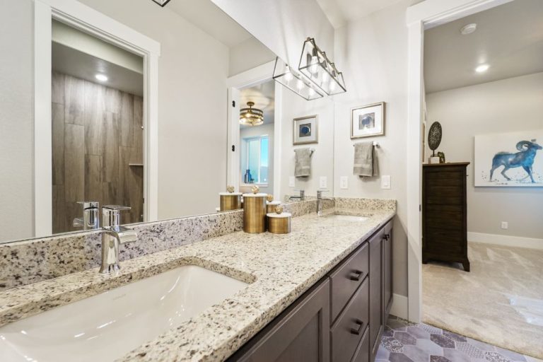 2020-parade-home-41